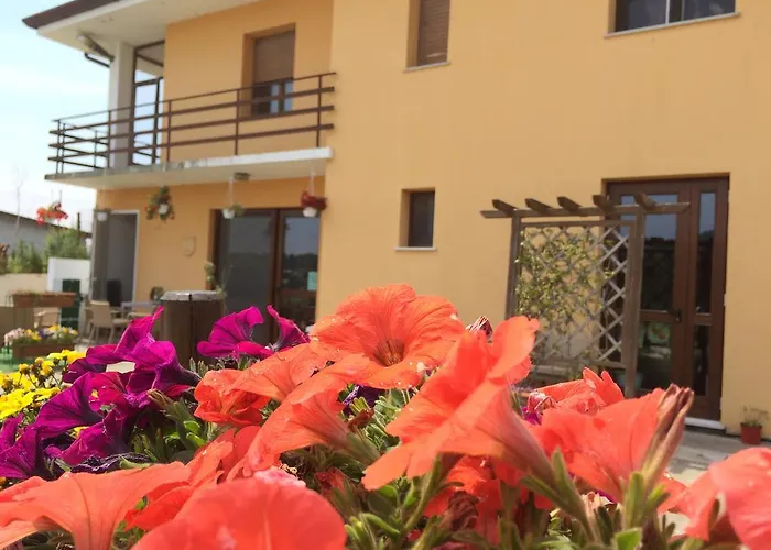 Agriturismo San Floreano Κατάλυμα σε φάρμα *